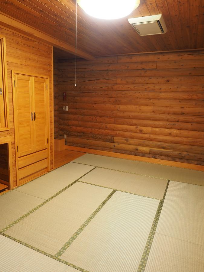 Log Hotel Larch Lake Kanayama Minamifurano Chambre photo