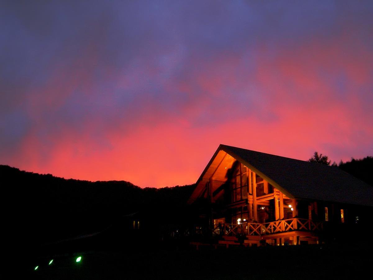 Log Hotel Larch Lake Kanayama Minamifurano Extérieur photo