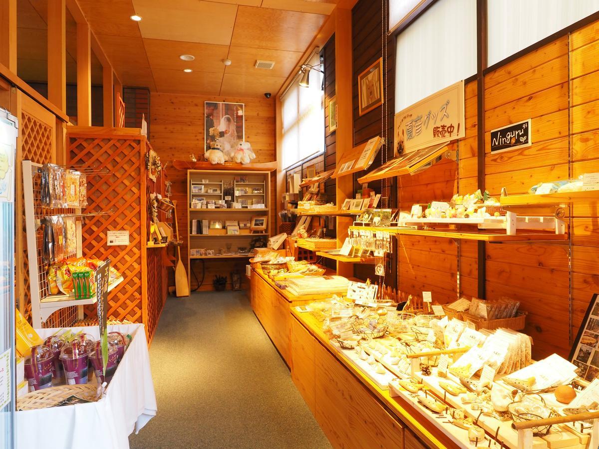 Log Hotel Larch Lake Kanayama Minamifurano Extérieur photo