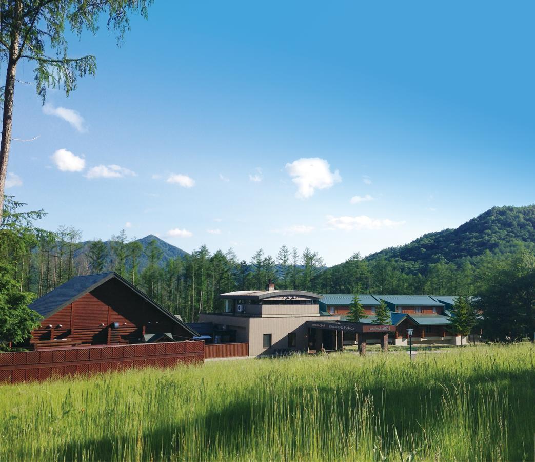 Log Hotel Larch Lake Kanayama Minamifurano Extérieur photo